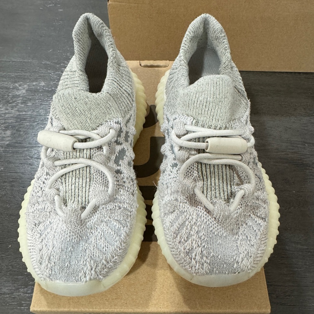 Yeezy 350 (Slate bone) Size 9.5 infant